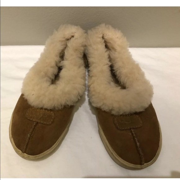 Kids UGG Slip-On - Picture 2 of 10